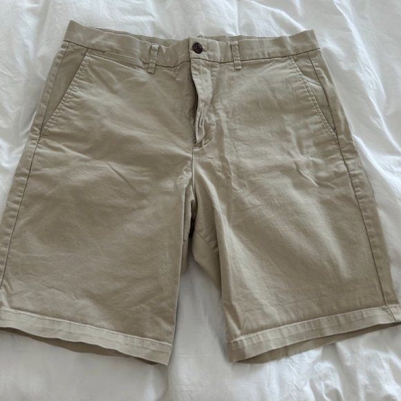 Men's Gap 10" Vintage Chino Shorts, Khaki Sz. 34 - Picture 5 of 5